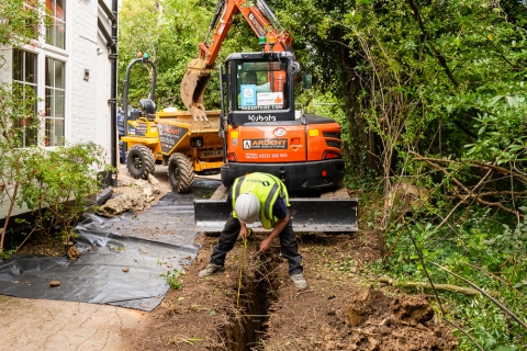 Using video to demonstrate the expertise of a structural repair company